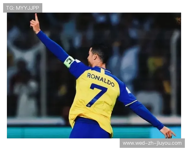 拜仁盯C罗式射手王回归路线：终结者的王者归来，足坛新传奇诞生！